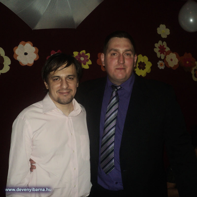 Tab�ni Istv�nnal egy rendezv�nyen