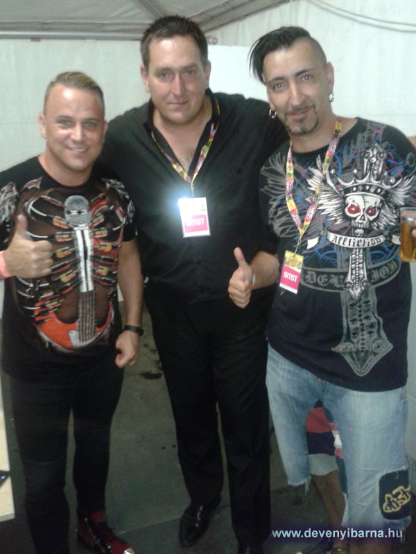 A Kozmix egy�ttessel